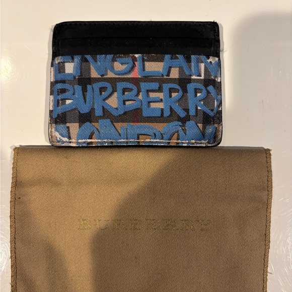 COPY - Burberry Wallet/cardcase - Picture 1 of 2